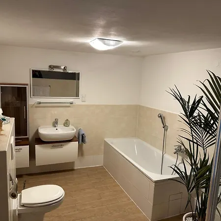 Klassisch Ruhig Und Vertrauensvoll Kwatera prywatna